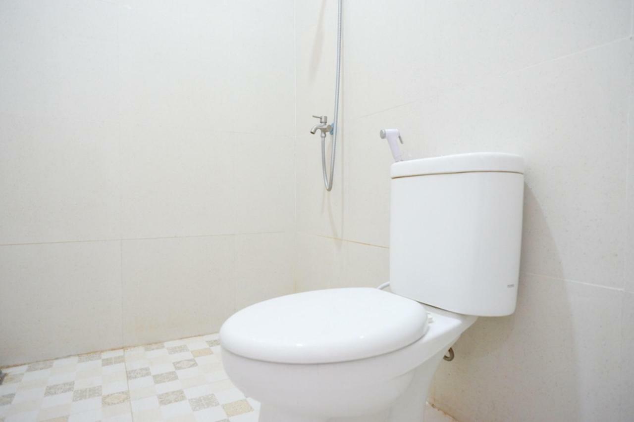 Reddoorz Plus Syariah Near Stasiun Tegal 2 Extérieur photo
